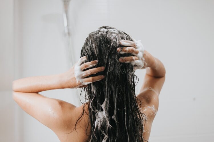 Is elke dag je haren wassen slecht?